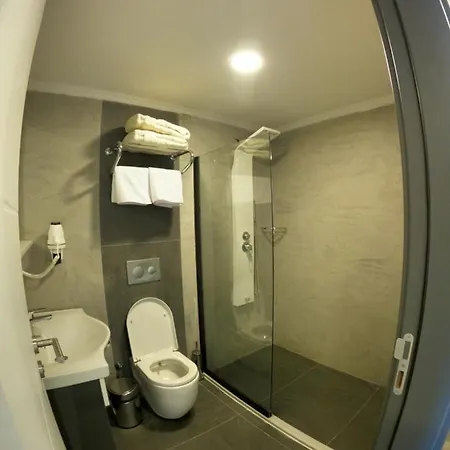 Extravagant Hotel Avsa 3*