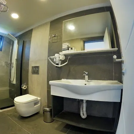 Extravagant Hotel Avsa 3*